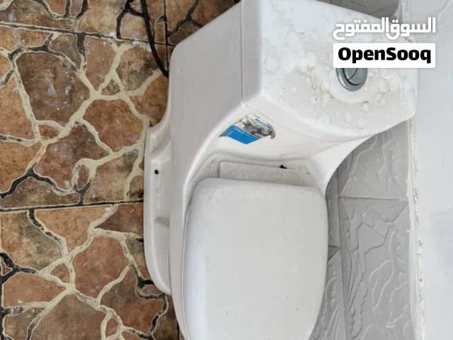 طقم حمام افرنجي ومغسلة دورة مياه
