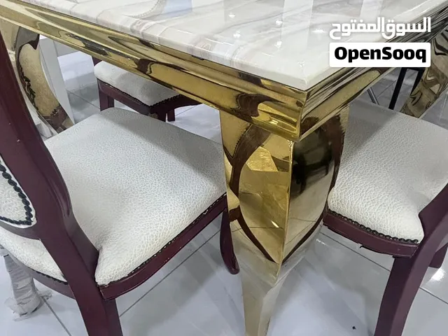 طاولة طعام من نوع فاخر بالرخام