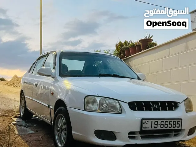 هيونداي فيرنا موديل 1999 بحالة ممتازة للبيع، قابل للتفاوض