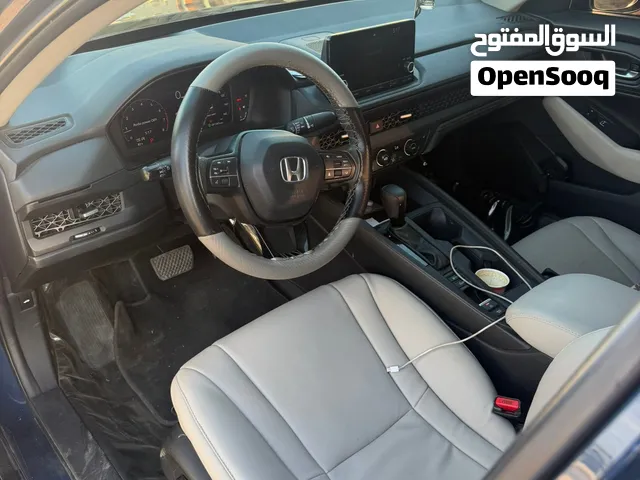 هوندا أكورد 2023 EX-L لون أزرق - صالون سيدان مرخصة مع تقنيات متقدمة وتأكيدات أمنية