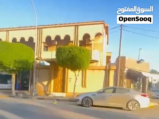عقار استثماري بموقع ممتاز في بن عاشور شارع المعدات الطبية على الرئيسي، مقابل قالري مول