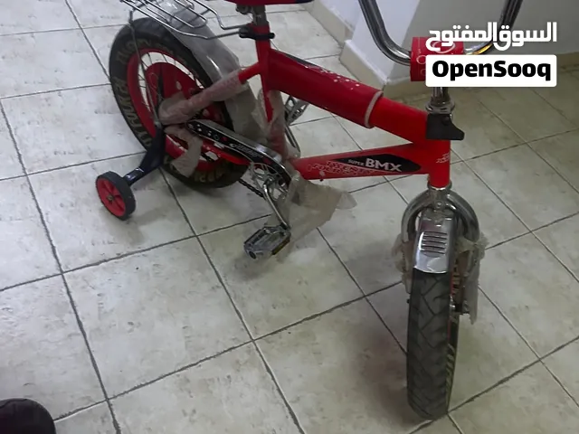 عجله جديده اللون حمراء