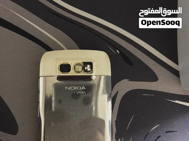 للتحفة الكلاسيكية Nokia E72 – العصر الذهبي لنوكيا (للهواة وعشاق النوادر)