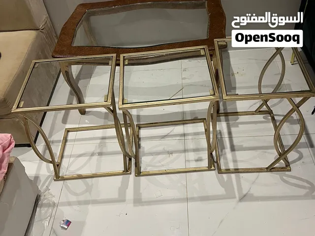 عدد 4 طاولات للبيع