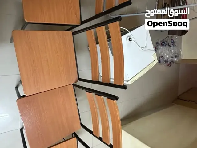 طاولات خشبيه اصليه صنع ماليزي لايوجد خدوش ولا كسور ولا عيوب وكل شي شليم وفوق الرائع