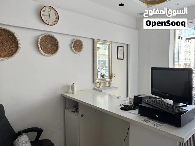 فرصة استثمارية مشروع جاهز للعمل  مغسلة ملابس في محافظة مسقط ولاية بوشر منطقة جامع محمد الامين
