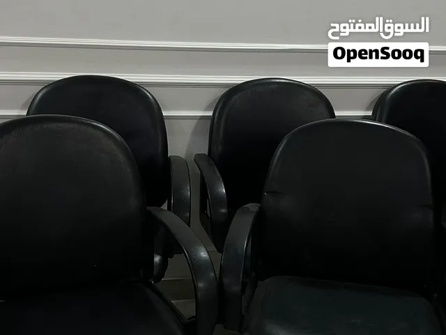 كراسي مكتب بحالة ممتازة الكرسي الواحد ب 15 دينار