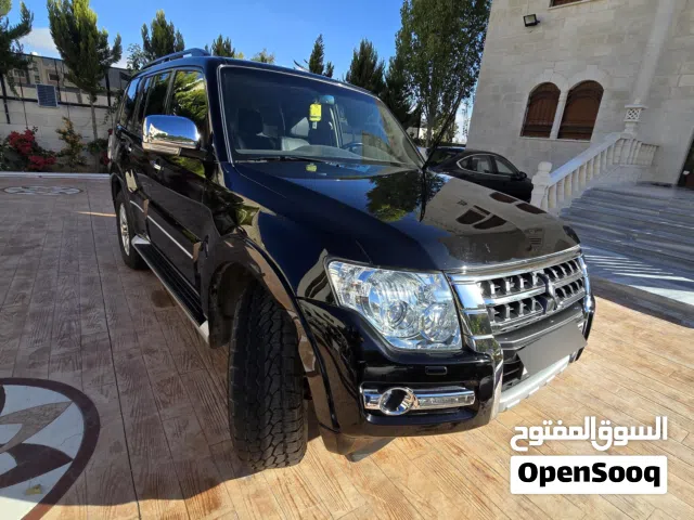 ميتسوبيشي باجيرو GLS 2019 - اسود، أوتوماتيك، سيارة عائلية مرخصة ومجهزة بكامل المواصفات