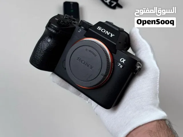 كاميرا سوني مارك ثري  sony a7iii  +عدسة 50mm 1.8 شبة جديد تماماً شتر 5الف