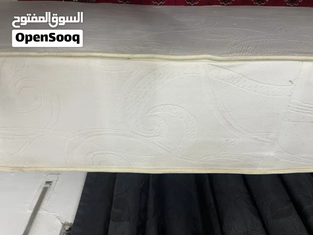 فرشه مفرد متر بمترين ارتفاع 30 حجمها كبير وضغط عالي ما بتنزل مع الوقت