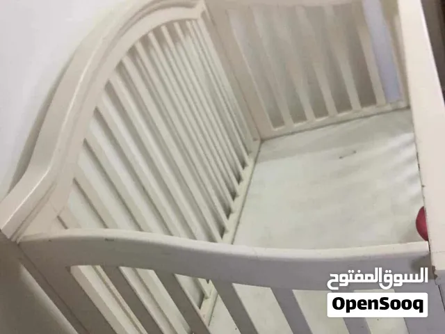 الزرقاء وادي الحجر بجانب مستشفى جبل الزيتون سعر التخت 120 قابل للتفاوض