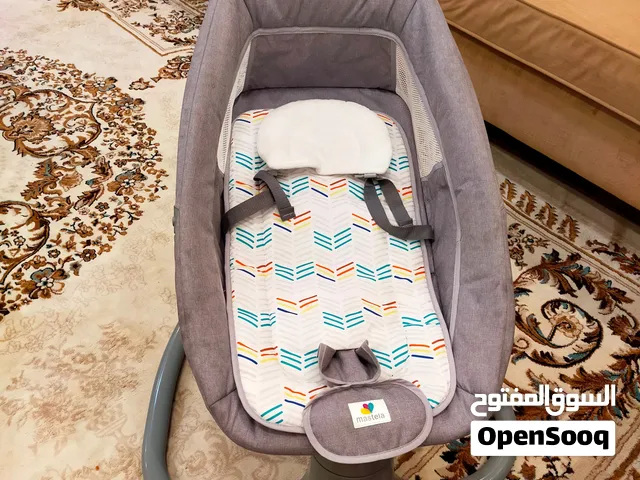 جلاسة أطفال متحركة استخدام أقل من يوم ماركة mastela الفرنسية