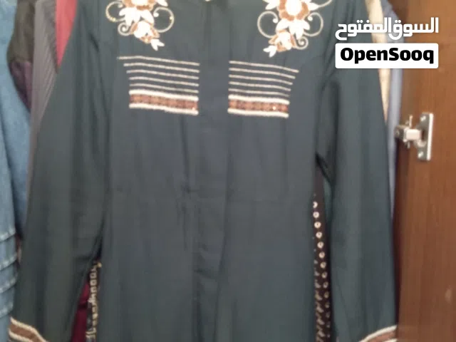 جلابيب صيفية و شتوية بحالة ممتازة استعمال بسيط