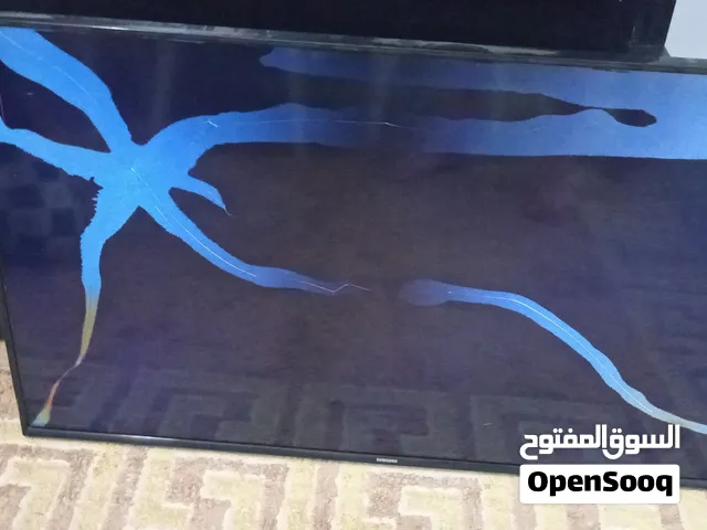 2شاشات اللبيع شغاله الشاشه مكسوره
