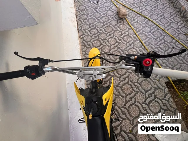للبيع دباب Falcon D7-12E دباب ديرت بايك صيني، 4 أشواط، قير عادي، جنزير، مناسب للبر والاستخدام الخفيف