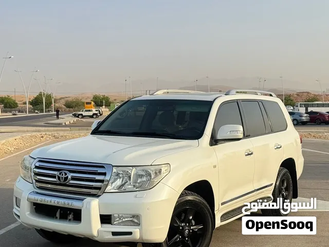 Used Toyota Land Cruiser in Muscat