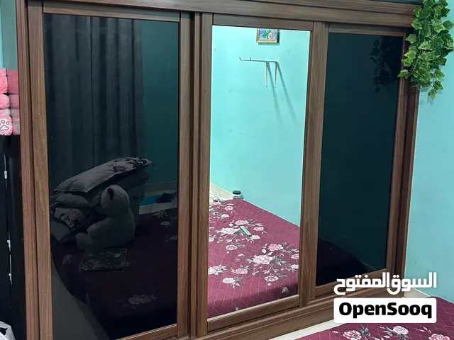 للبيع الأثاث