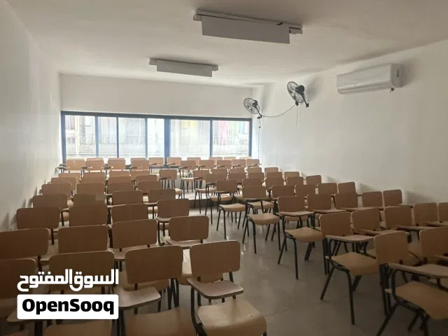 فرصة استثمارية ذهبية: خلو مكتب/مركز تعليمي مجهز بالكامل في قلب نابلس (دوار الشهداء)