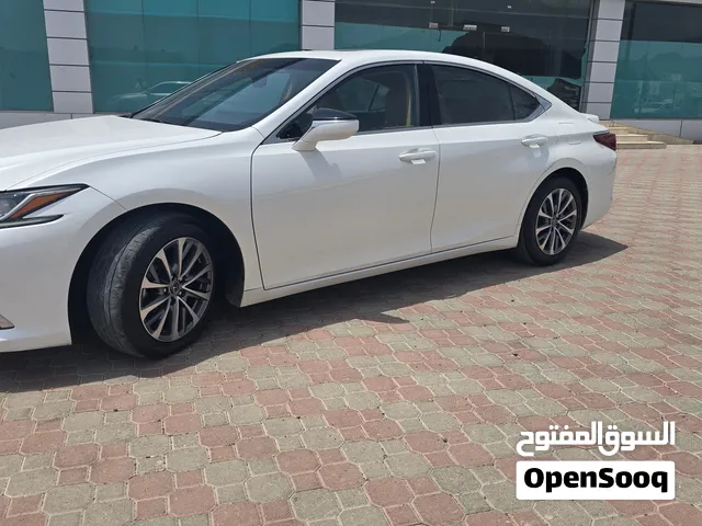 لكزس ES300h هايبرد خليجي – موديل 2023 موجود في سلطنة عمان