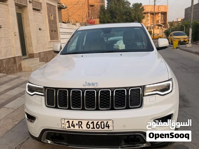 جيبك كراند شروكي خليجي لمتد بلاس 2020  ابيض مكفولة ماشية 53الف 5 راكب