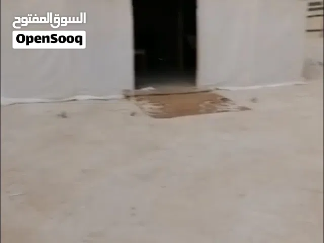 خيمة 6 في 4 ياردة بحالة جيدة و نظيفة