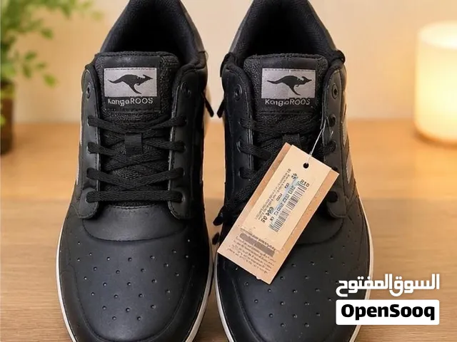 بوت  ماركة كانغارو مقاس 43 جديد