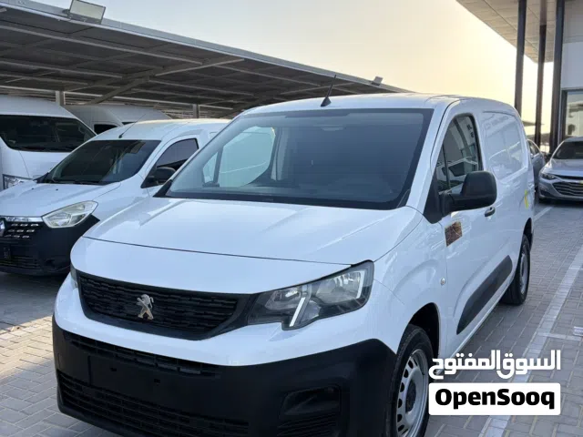 Peugeot Partner Delivery Van – GCC Specs Model 2022 Good Condition 90,000 km