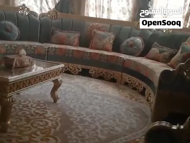 كنب مجلس للبيع مصنوع من الخشب