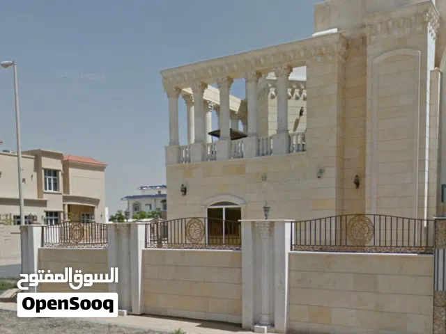 لطفا يمتنع المكاتب العقاريه والوسطاء للبيع فيلا فخمة جدا  في الجرينه 14،700 قدم حجر خارجي مميز ولفت
