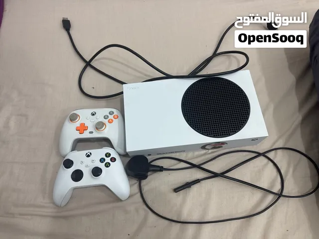 اكس بوكس سيريس اس مع كل اغراضه و يده اضافيه