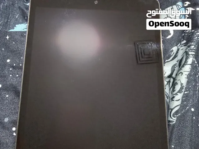 ايباد الجيل التاسع 64 جيجا معاه الكرتون والشاحن و قلم ابل الجيل الاول ipad 9 64GB