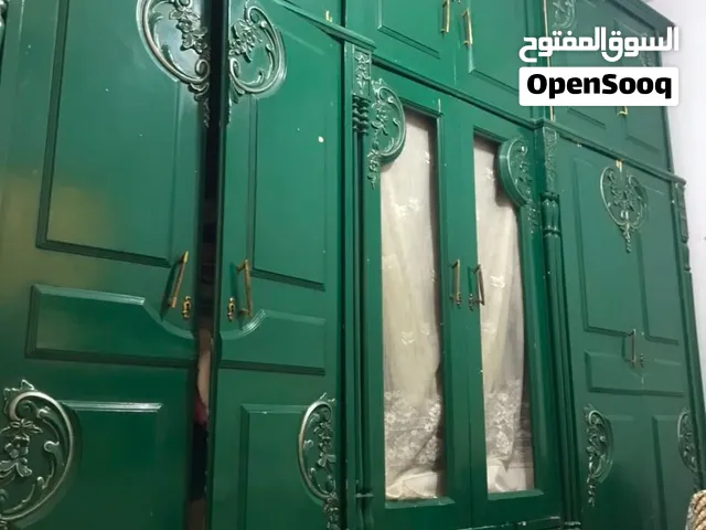 خزانة للبيع