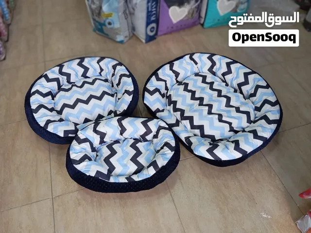 أسرة قطط / فرشات قطط لجميع احجام القطط وبألوان مختلفة ومناسبة للشتاء والصيف