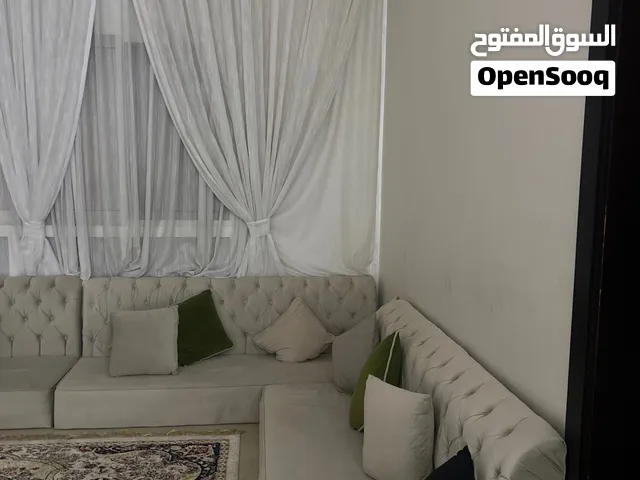 كراسي للصاله في قمة النضافه الكراسي عمرها سنه ونص