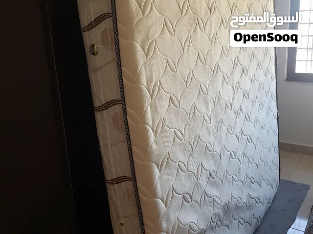 فرشة تخت بحاله جيده 25 دينار الموقع صافوط