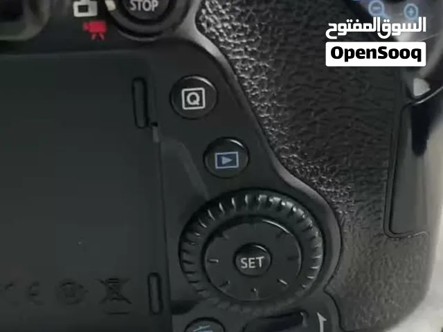 للبيع كاميرا Canon 80D عدسة 18-200mm