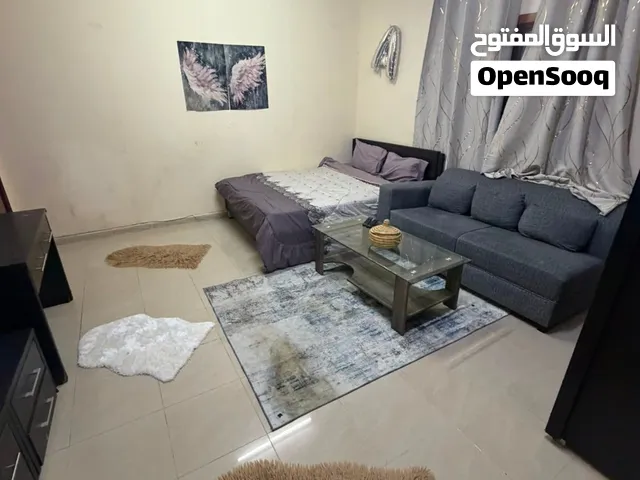 ستوديو مطبخ منفصل شامل كل الفواتير جوار لؤلؤة الخليج للإيجار الشهري في قلب عجمان