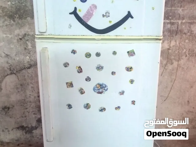 ثلاجه للبيع بسعر مغري الثلاجه مش ناقصها اشي بالصلاة على النبي