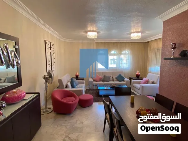 شقة فاخرة للبيع في أم أذينة - خلف وزارة البيئة طابق ثالث 162م تشطيب سوبر ديلوكس بسعر مغري