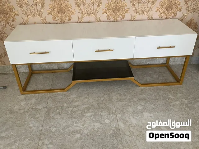 طاوله بحالة ممتازه