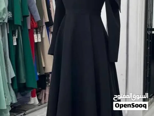 فستاتين مستعملات نسبة نظافة 100% كل فستان وسعرة متوفر توصيل