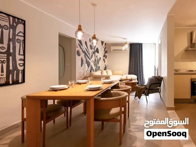 للايجار اليومي شقه فندقيه فاخره بحمام سباحه عام ب 6 اكتوبر قريبه من جميع الخدمات والمولات