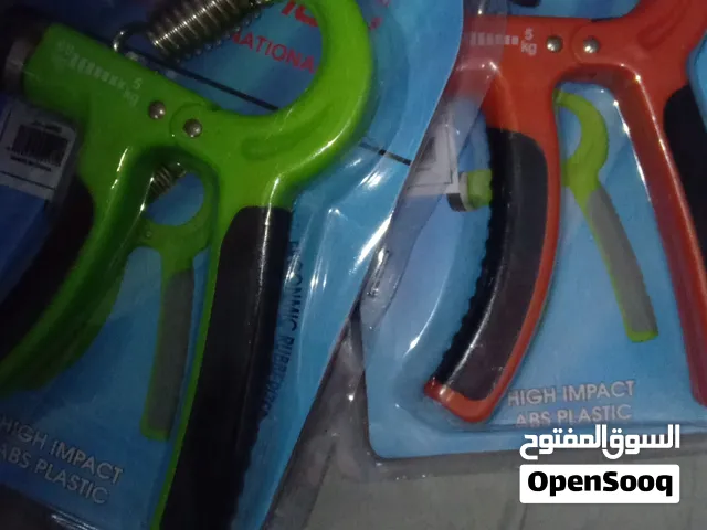 قبضات اليد حبتين  الحبة بدينارين