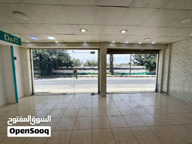 مخزنين تجاريين للإيجار