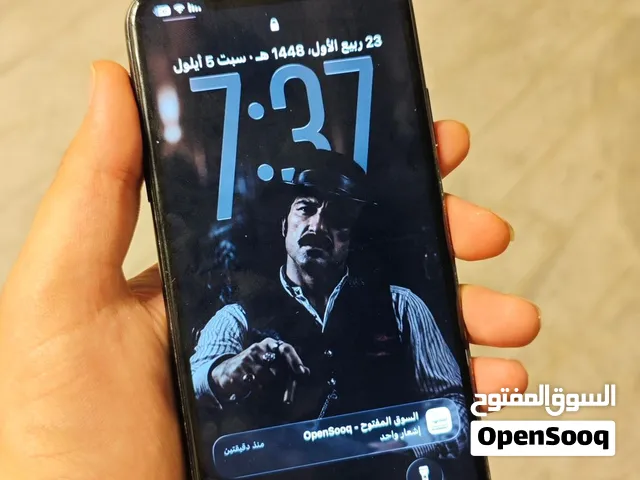 عندي ايفون 11 برو ماكس واريد مراوس