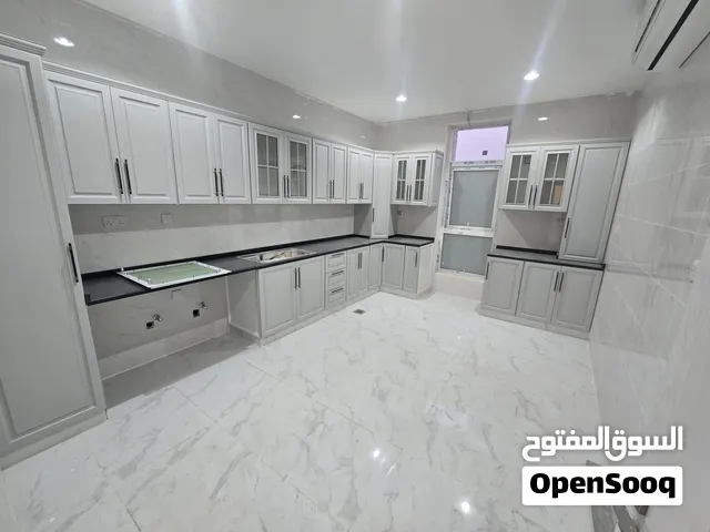 شقه نظاميه اول ساكن بمدينه الشامخه 3 غرف وصاله