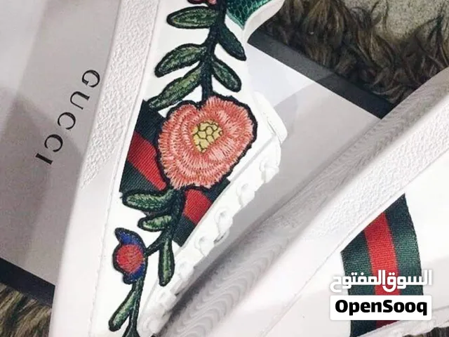 Sneakers Baskets style Gucci Ace (Motif Fleur)