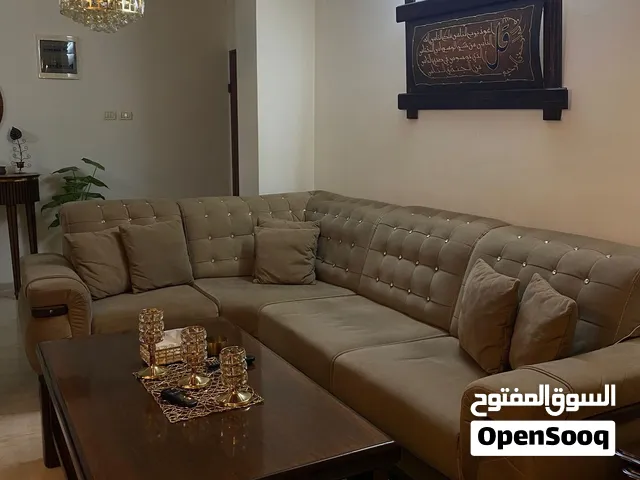 كنباية كورنر بحالة ممتازة استعمال خفيف