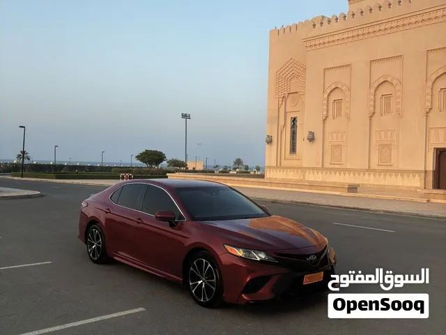 كامري 2018 نظيف مسرفس وايطارات جديده