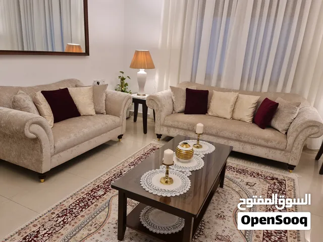 طقم كنب من هوم سنتر ثلاثية واحدة مع 2 ثنائية